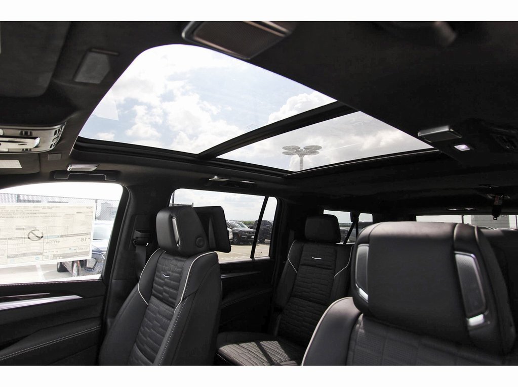 New 2026 Cadillac Escalade ESV Platinum Sport w/ LPO, ONYX Package AWD/4WD image 24
