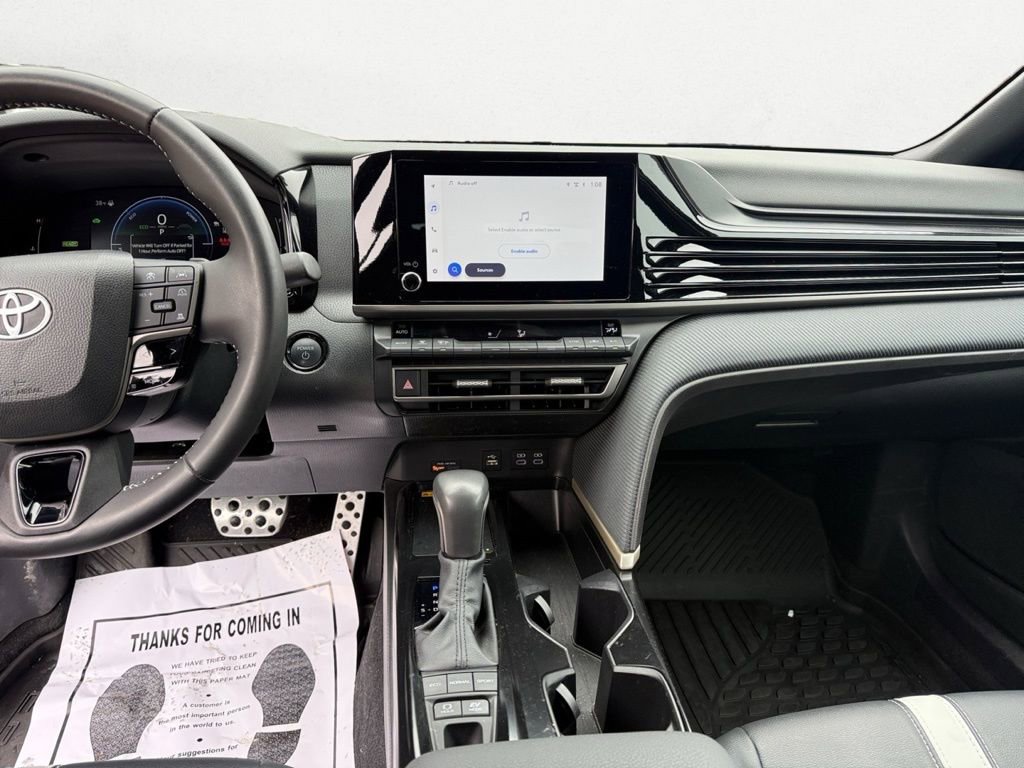 Used 2025 Toyota Camry SE image 11