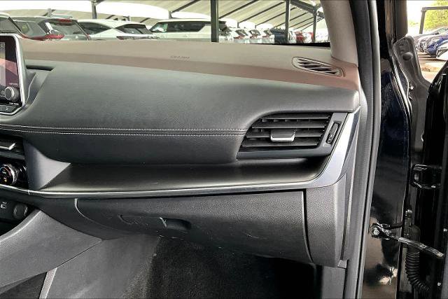 Certified 2023 Nissan Rogue SV FWD image 18