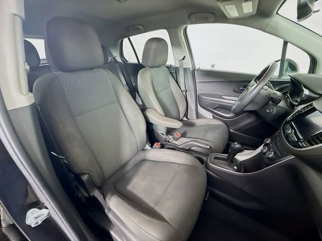 Used 2020 Chevrolet Trax LS w/ Tint and Cruise Package AWD/4WD image 28