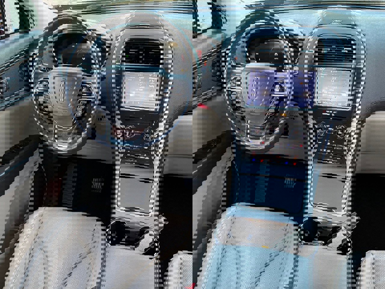 Used 2020 Lincoln Nautilus Reserve image 13