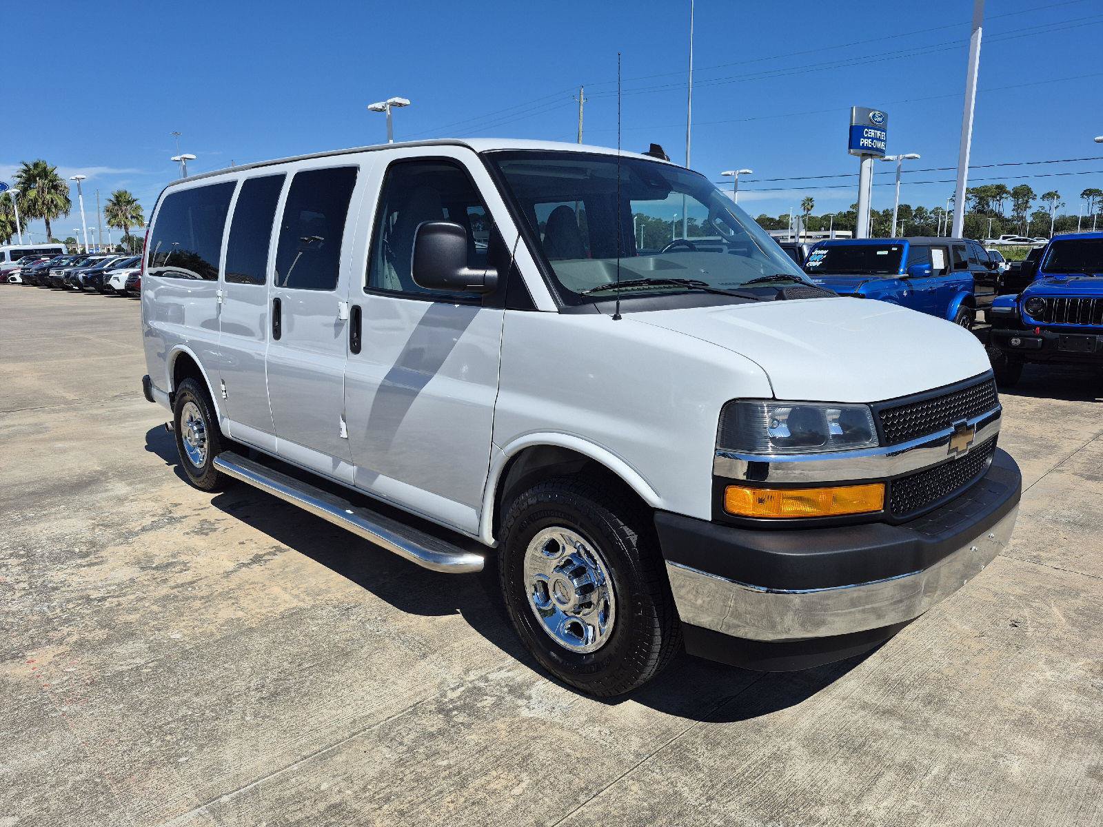 Used 2021 Chevrolet Express 2500 LT w/ LT Preferred Equipment Group RWD image 15