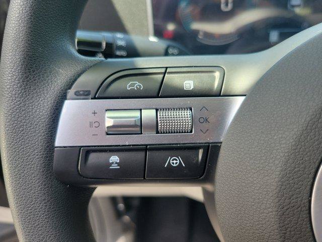 Used 2025 Hyundai Tucson SE FWD image 23