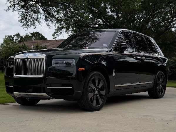 Used 2023 Rolls-Royce Cullinan w/ Cullinan Package AWD/4WD image 2