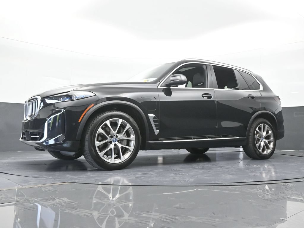 Used 2025 BMW X5 xDrive50e AWD/4WD image 62