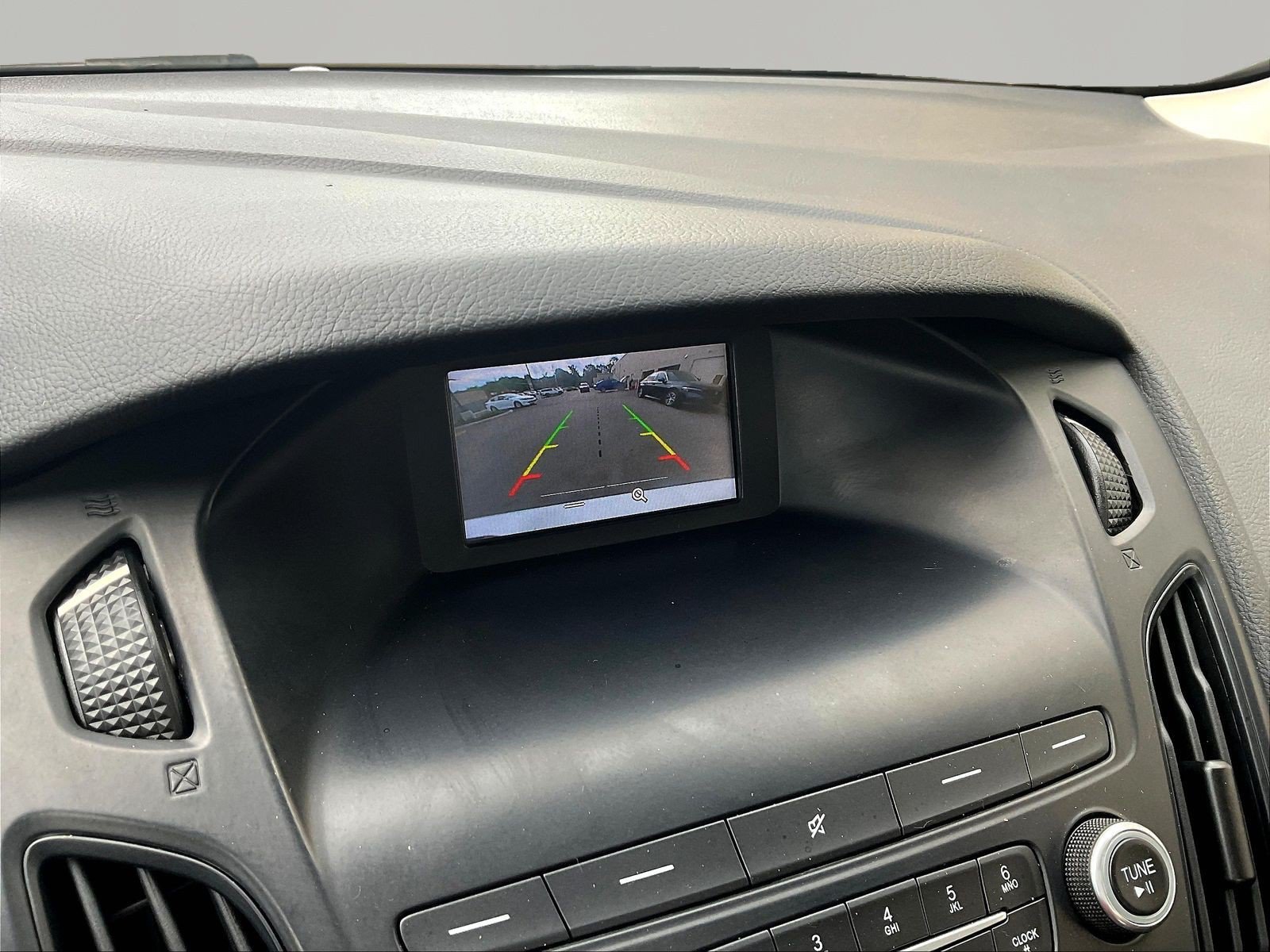 Used 2018 Ford Focus SE w/ Interior Protection Package FWD image 13