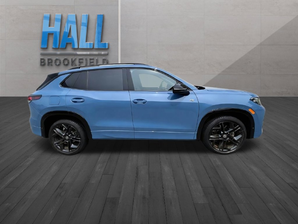 Certified 2026 Volkswagen Tiguan SE R-Line AWD/4WD image 8