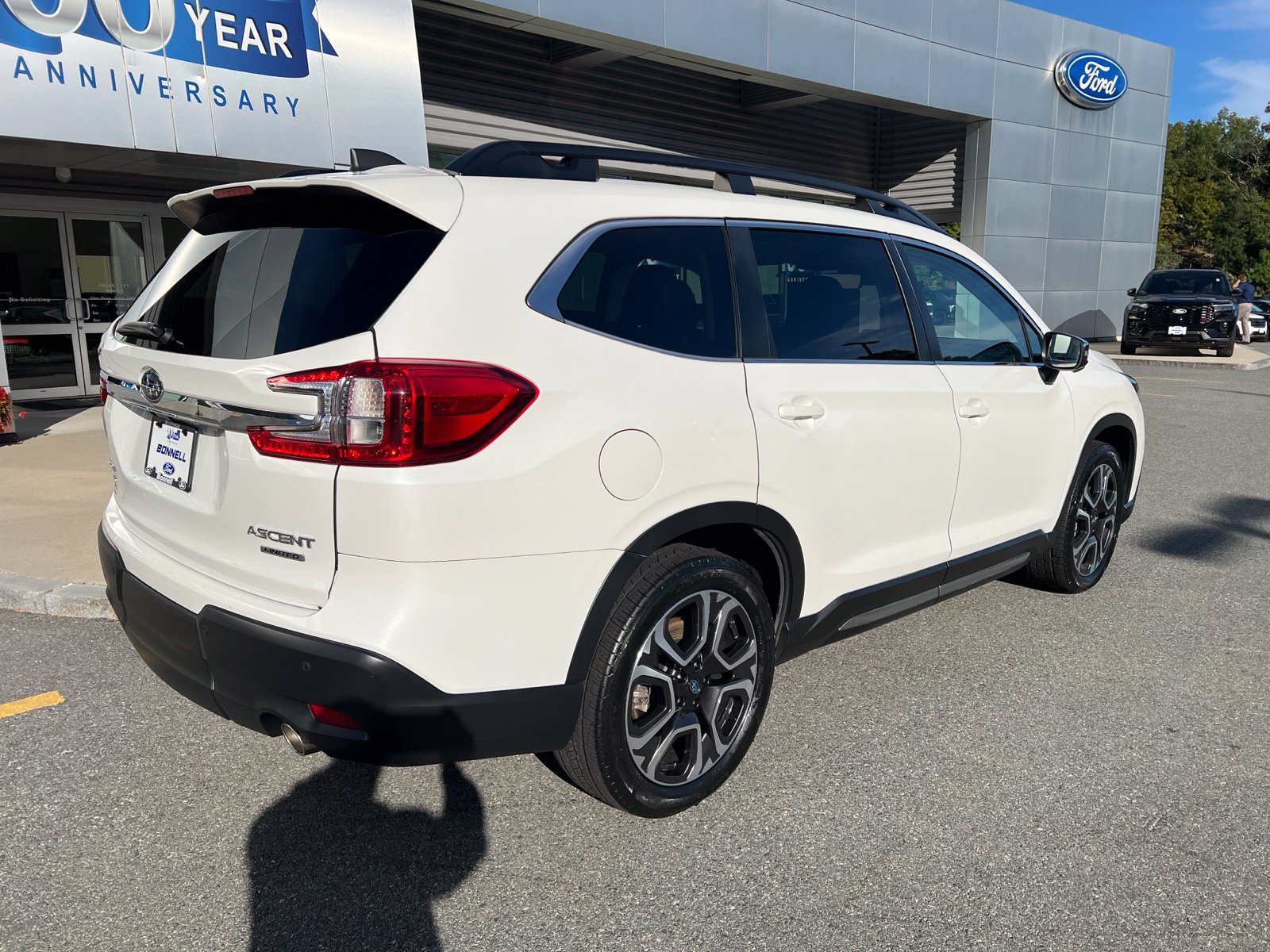 Used 2023 Subaru Ascent Limited w/ Technology Package AWD/4WD image 7