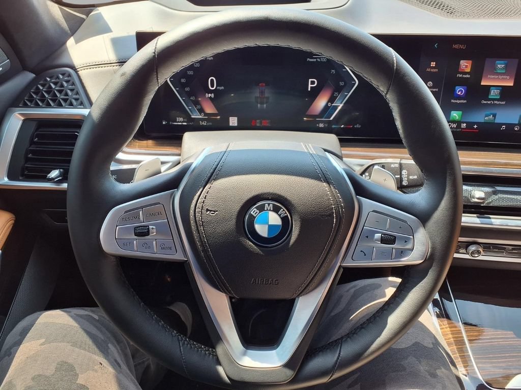 Used 2024 BMW X7 xDrive40i AWD/4WD image 15