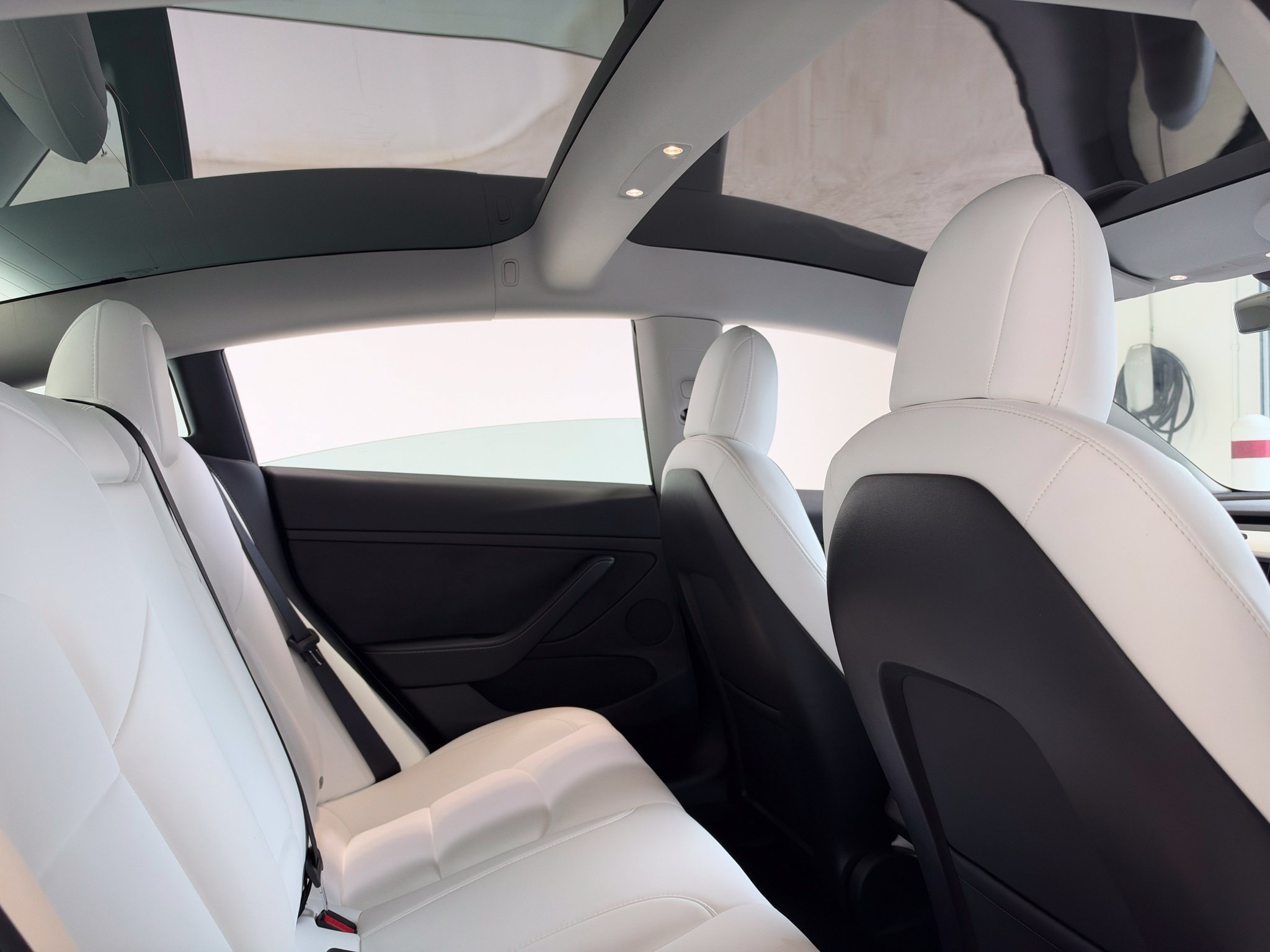 Used 2022 Tesla Model 3 Performance AWD/4WD image 25