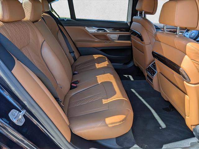 Used 2021 BMW 750i xDrive w/ Executive Package AWD/4WD image 22