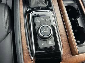 Used 2024 Nissan Armada SL w/ Captain's Chairs Package image 28