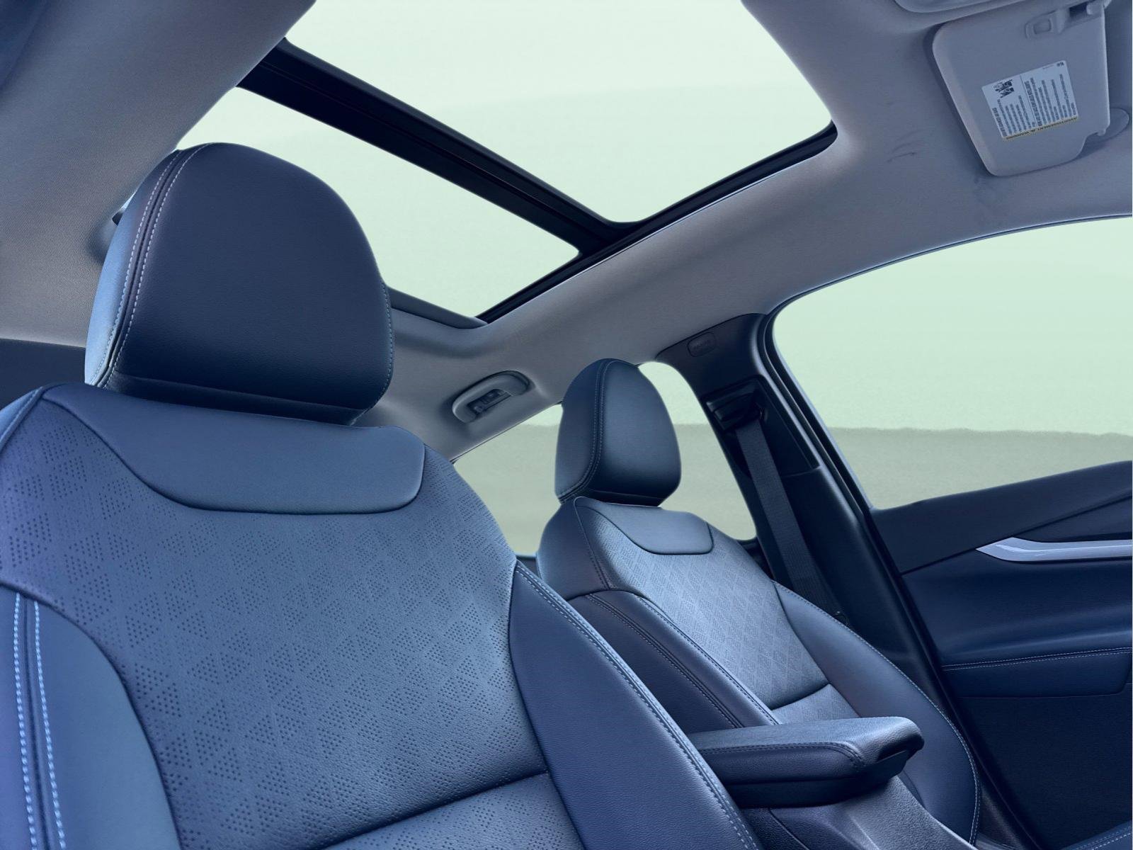 Used 2022 Chevrolet Bolt EUV Premier w/ Launch Edition image 17