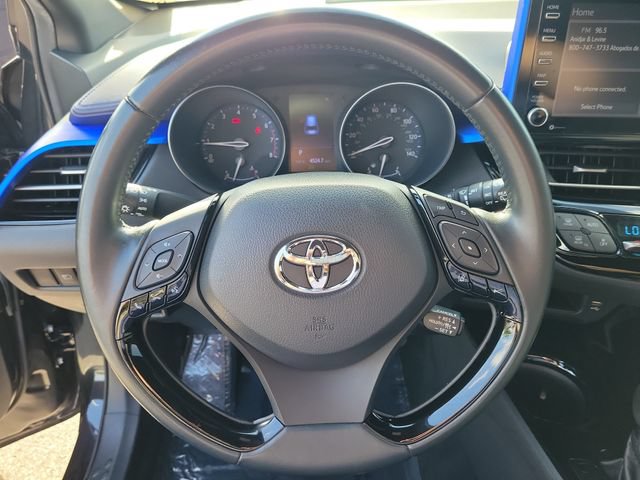 Used 2020 Toyota C-HR XLE FWD image 16