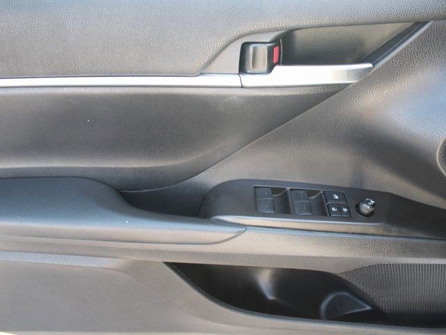 Used 2021 Toyota Camry LE image 25