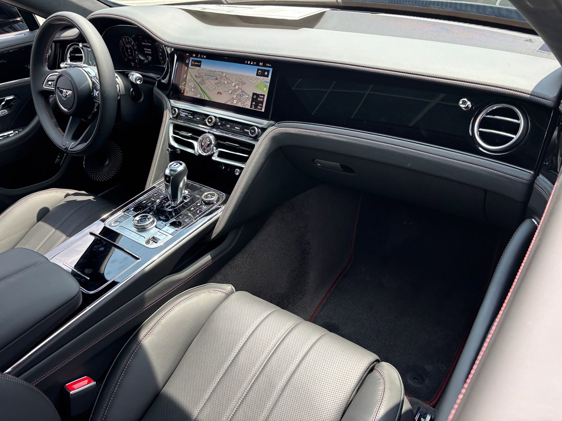 New 2025 Bentley Flying Spur Plug-In Hybrid image 2