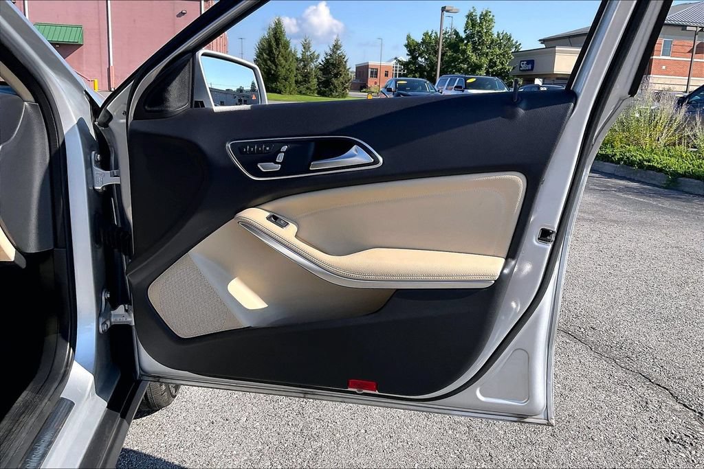 Used 2020 Mercedes-Benz GLA 250 4MATIC image 23