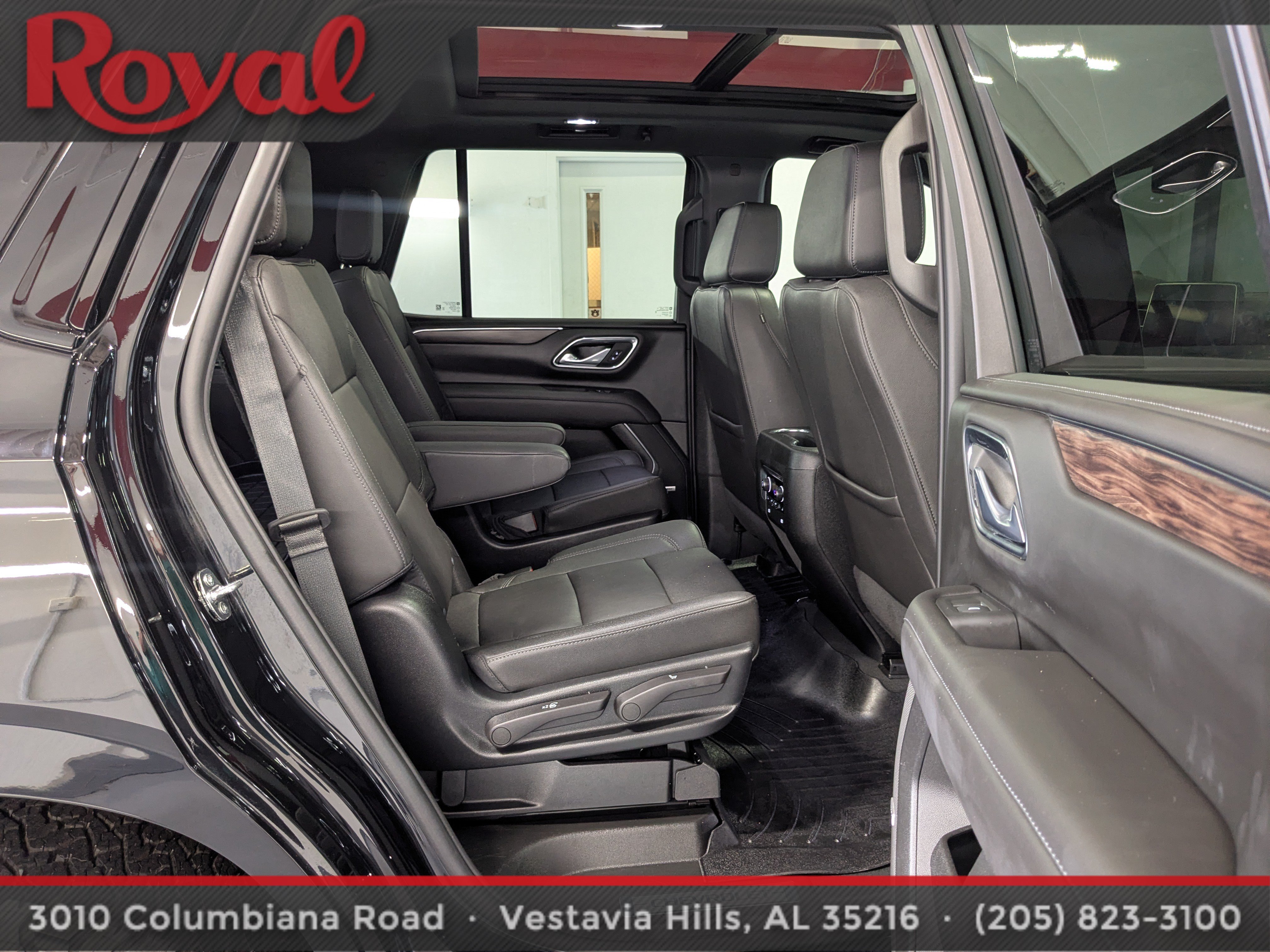 Used 2023 Chevrolet Tahoe Z71 w/ Luxury Package AWD/4WD image 10
