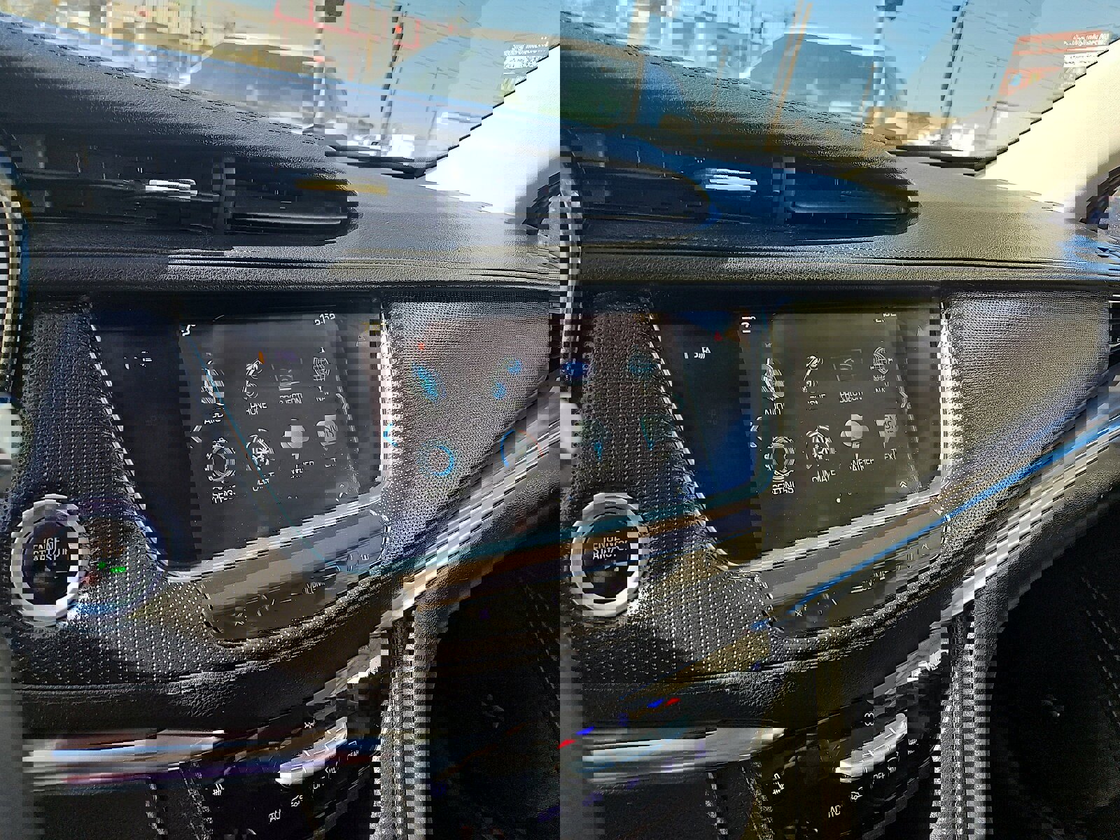 Used 2017 Cadillac XT5 Luxury w/ Driver Awareness Package image 17