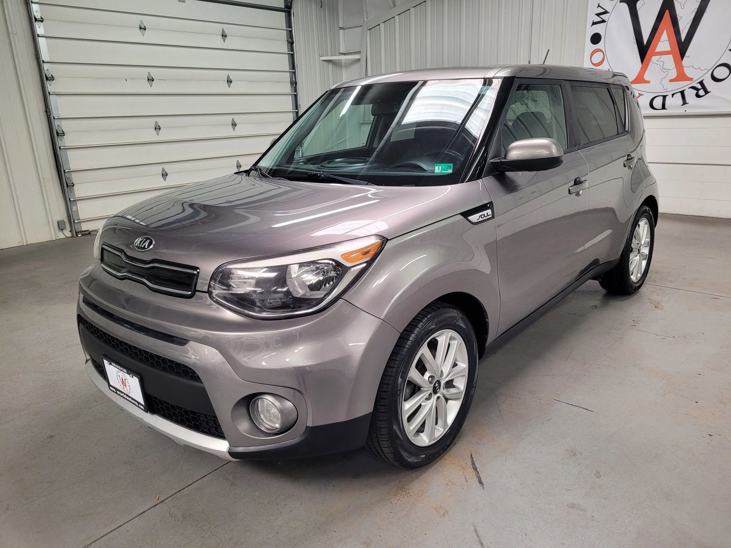 Used 2018 Kia Soul + image 2