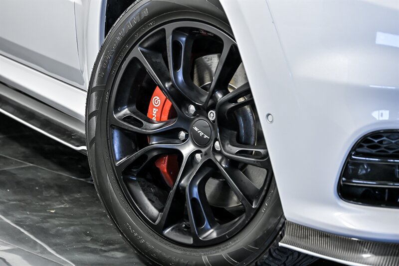 Used 2019 Jeep Grand Cherokee SRT AWD/4WD image 3