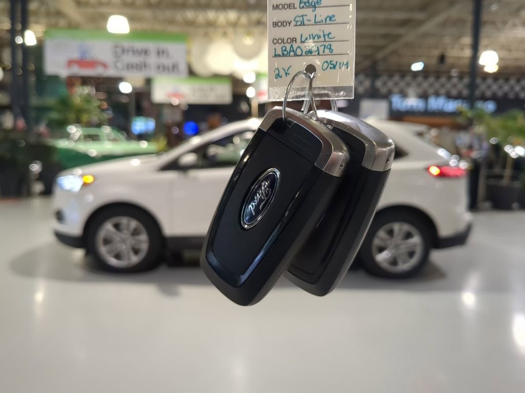 Used 2020 Ford Edge SEL w/ Convenience Package AWD/4WD image 4