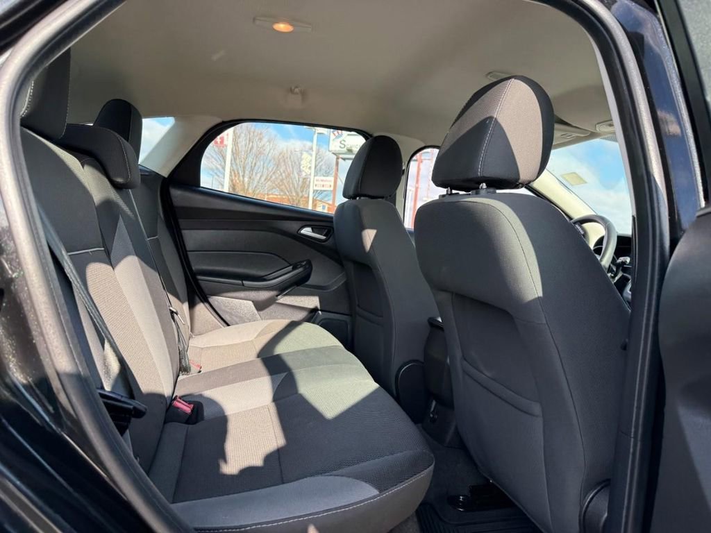 Used 2014 Ford Focus SE w/ SE Winter Package image 10