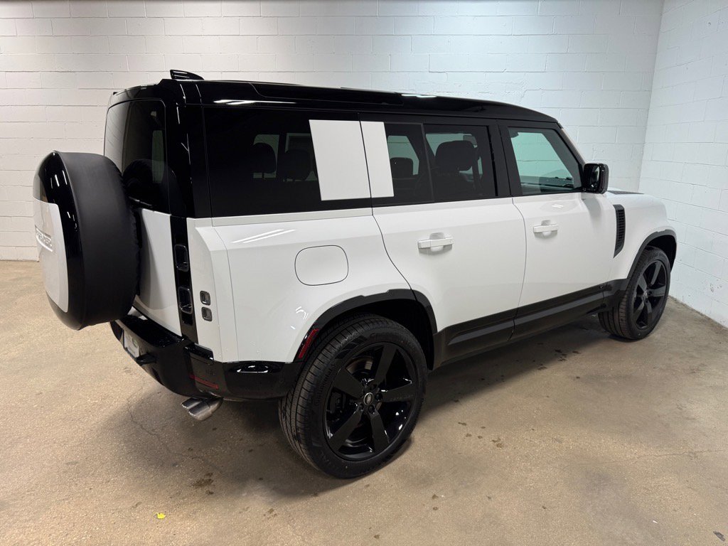 New 2025 Land Rover Defender 110 V8 image 6