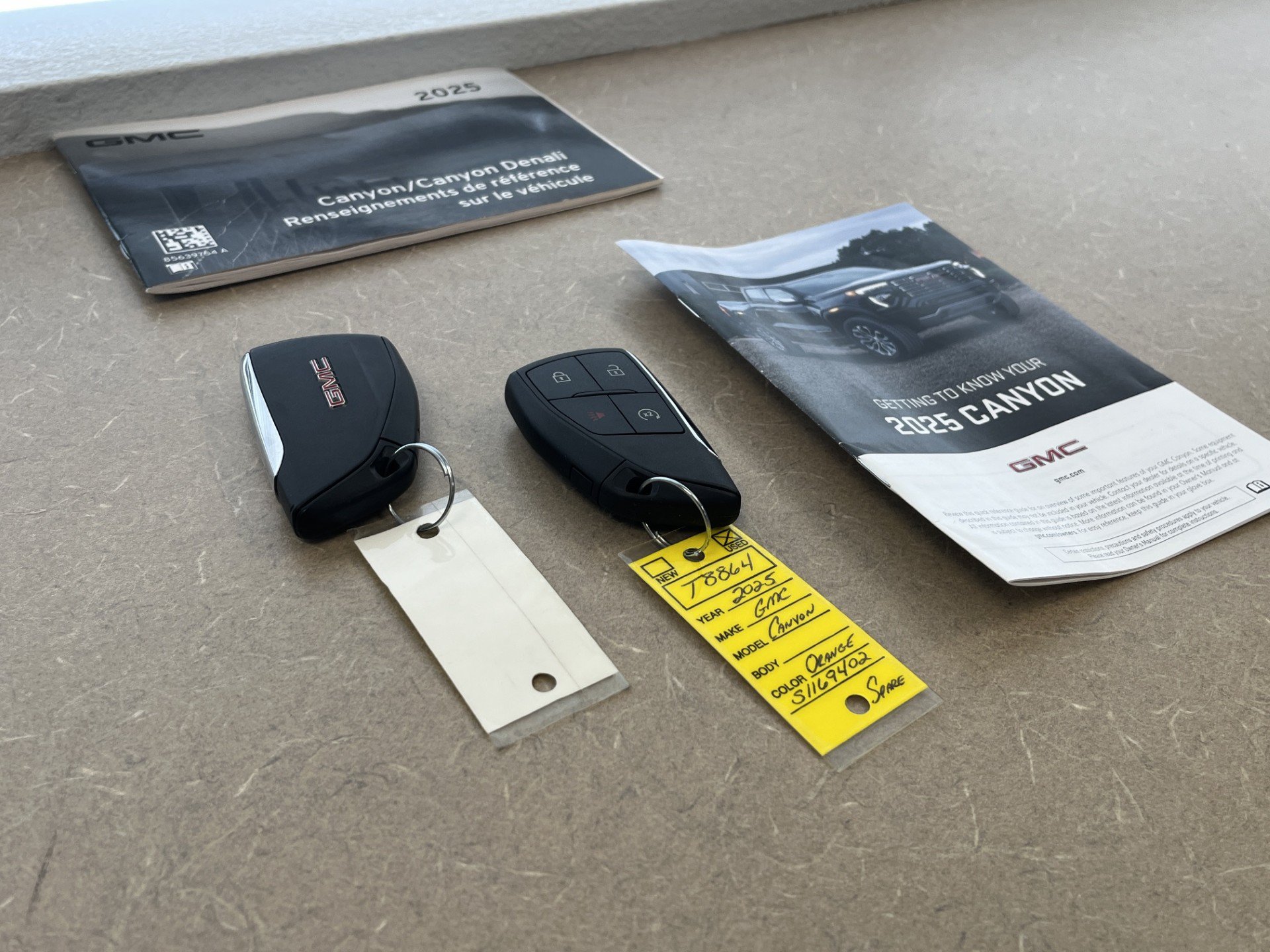 Certified 2025 GMC Canyon AT4 w/ Technology Plus Package AWD/4WD image 15