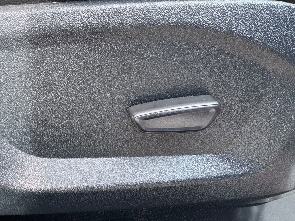 Certified 2020 Ford Edge ST-Line w/ Cold Weather Package AWD/4WD image 29