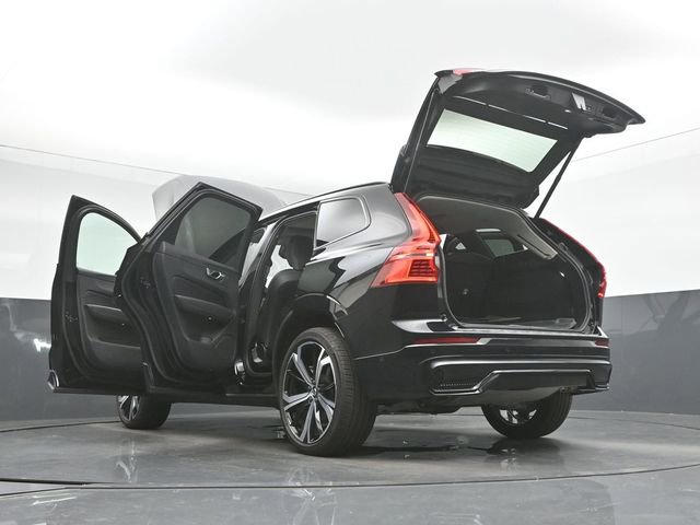 Used 2023 Volvo XC60 B6 Ultimate w/ Protection Package Premier image 55