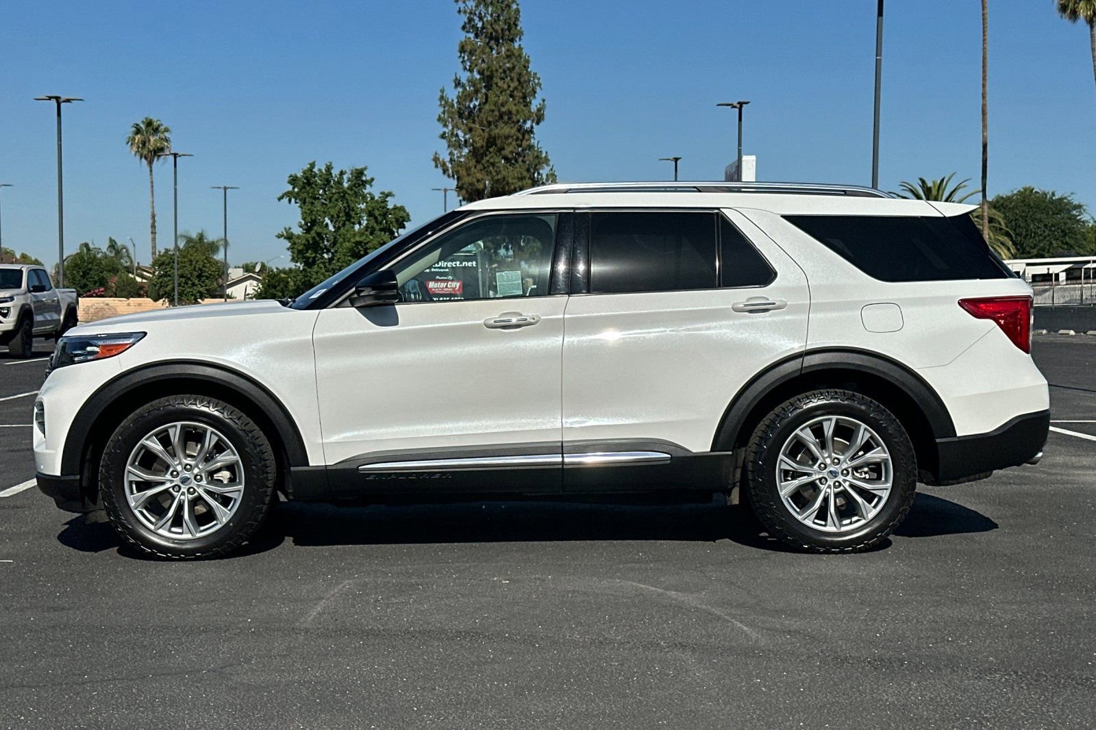 Used 2021 Ford Explorer Limited w/ Equipment Group 301A AWD/4WD image 7