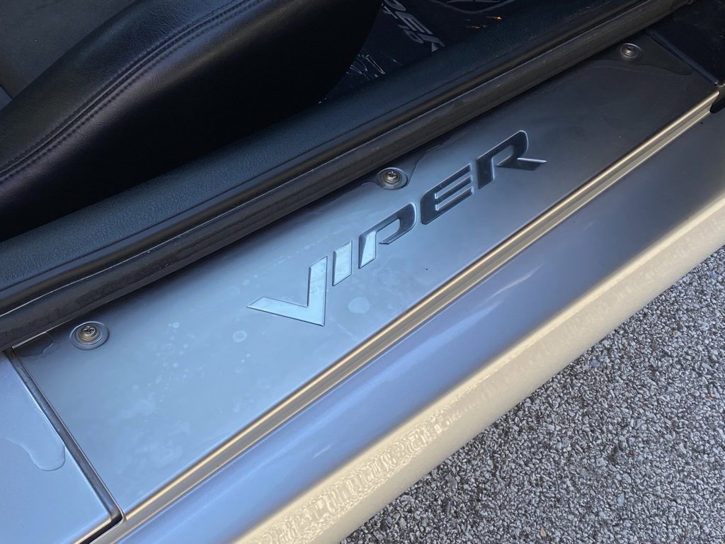 Used 2003 Dodge Viper SRT-10 image 25