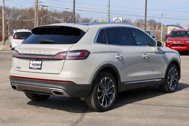 Used 2021 Lincoln Nautilus Reserve image 3