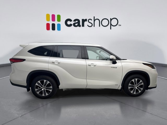 Used 2021 Toyota Highlander XLE AWD/4WD image 6