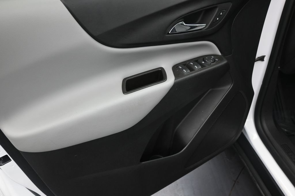 Used 2024 Chevrolet Equinox LS w/ Sport Edition FWD image 11