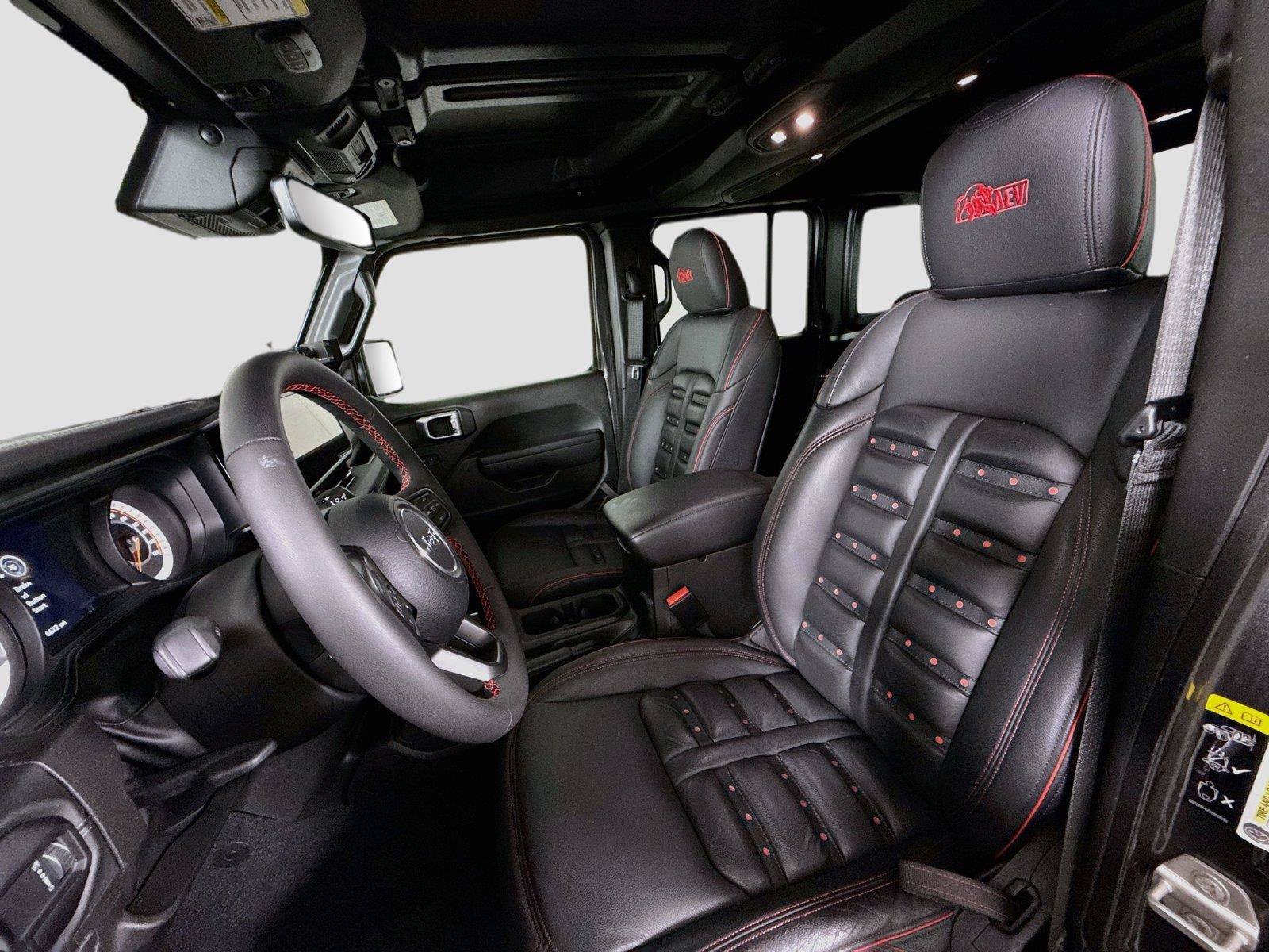 Used 2024 Jeep Wrangler Unlimited Rubicon w/ Technology Group AWD/4WD image 15