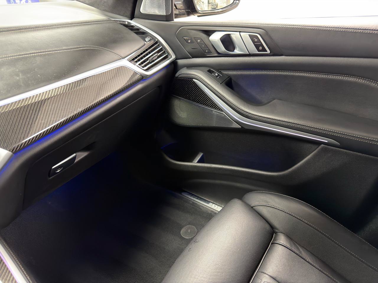 Used 2021 BMW X5 M50i w/ Executive Package AWD/4WD image 25