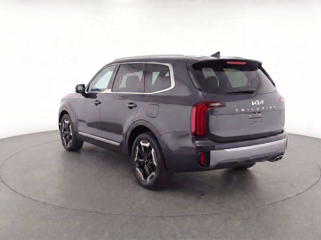 Used 2025 Kia Telluride S FWD image 4