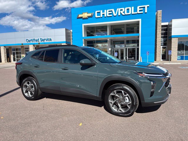 New 2026 Chevrolet Trax LT w/ LT Convenience Package FWD image 1