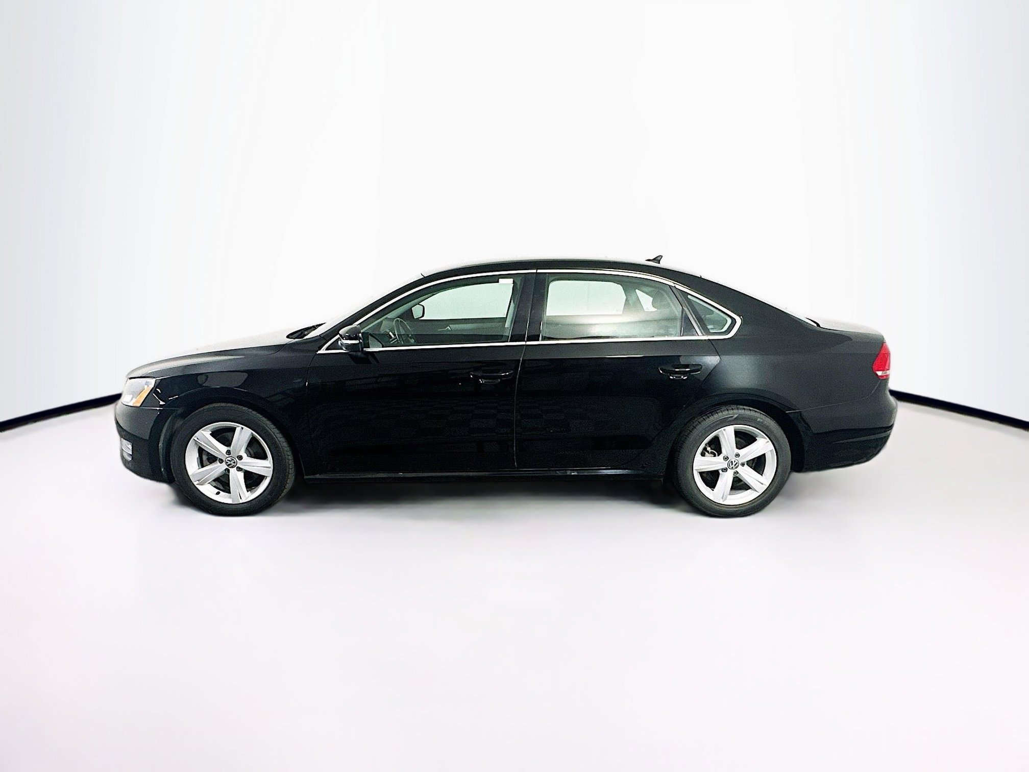 Used 2015 Volkswagen Passat 1.8T Limited Edition FWD image 4