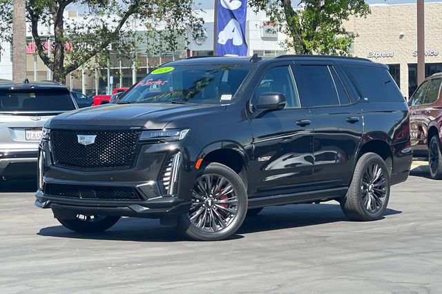 Used 2024 Cadillac Escalade V w/ LPO, ONYX Package image 8