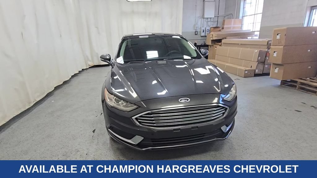 Used 2017 Ford Fusion SE w/ Fusion SE Technology Package FWD image 3