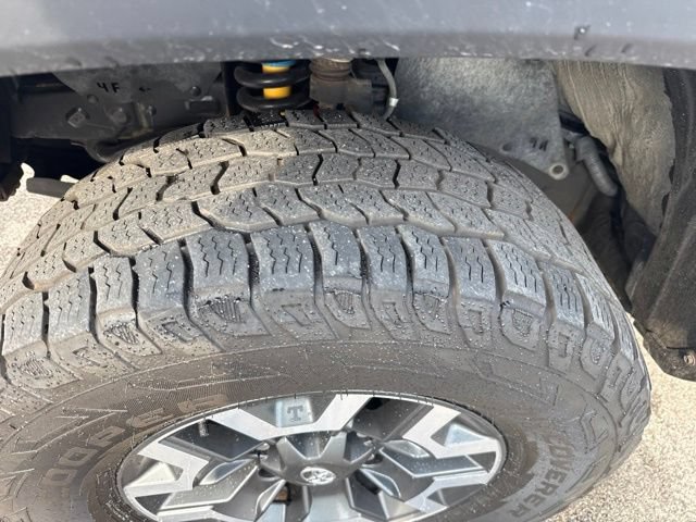 Used 2023 Toyota Tacoma TRD Off-Road w/ TRD Premium Off Road Package AWD/4WD image 10