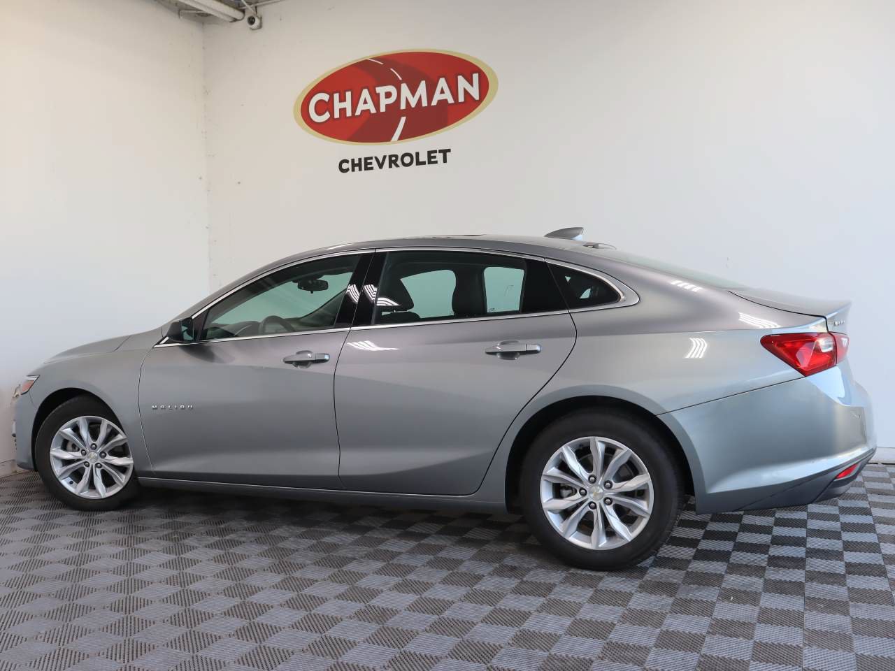 Used 2024 Chevrolet Malibu LT FWD image 3