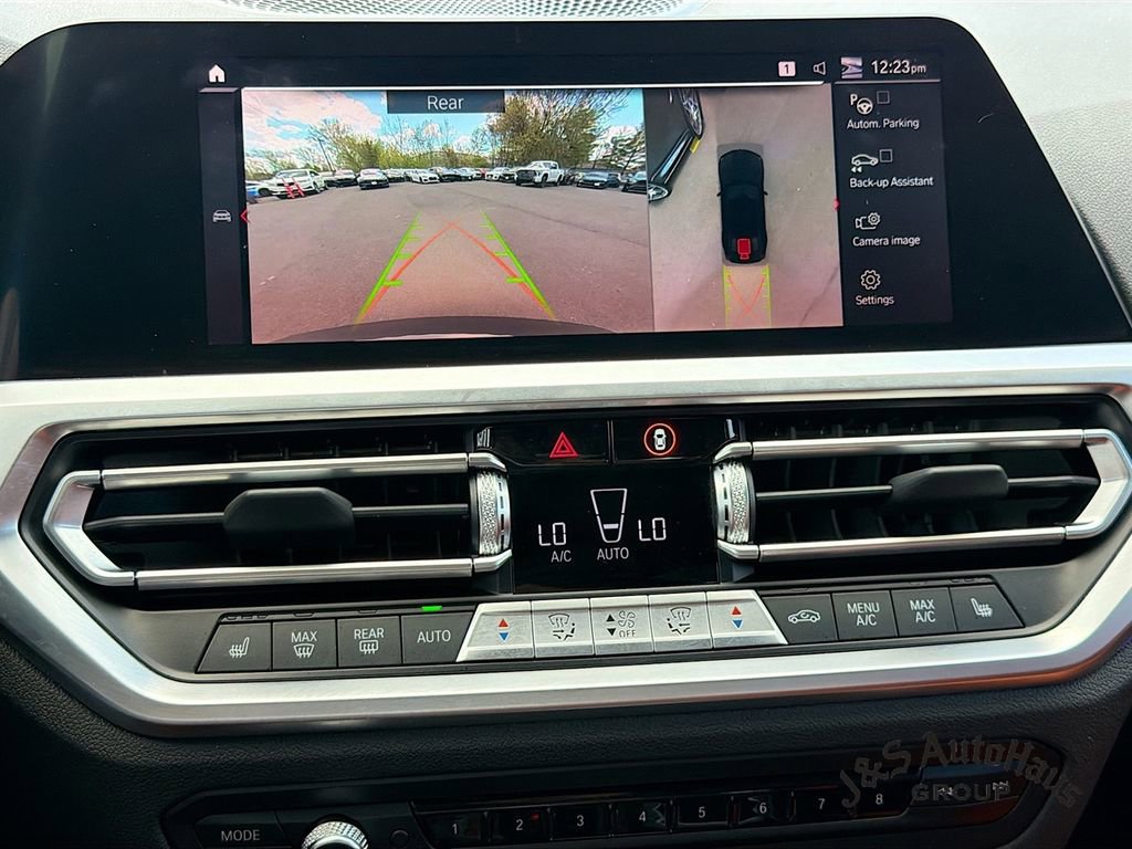 Used 2022 BMW M3 Competition w/ M Carbon Exterior Package AWD/4WD image 18