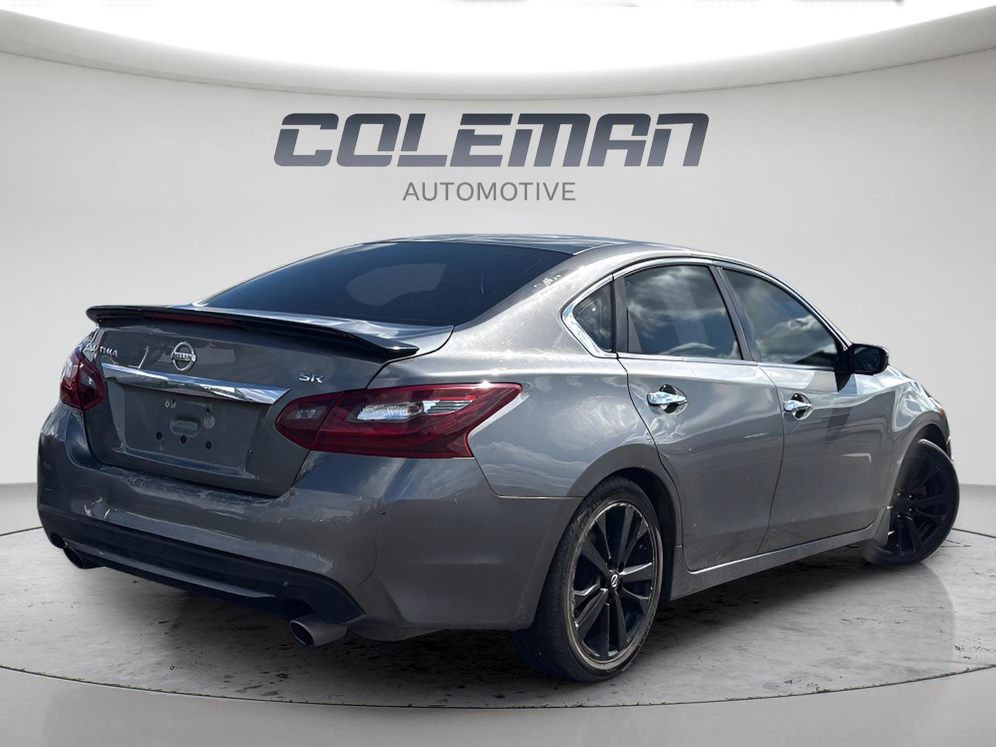 Used 2017 Nissan Altima 2.5 SR w/ Midnight Edition Package FWD image 9