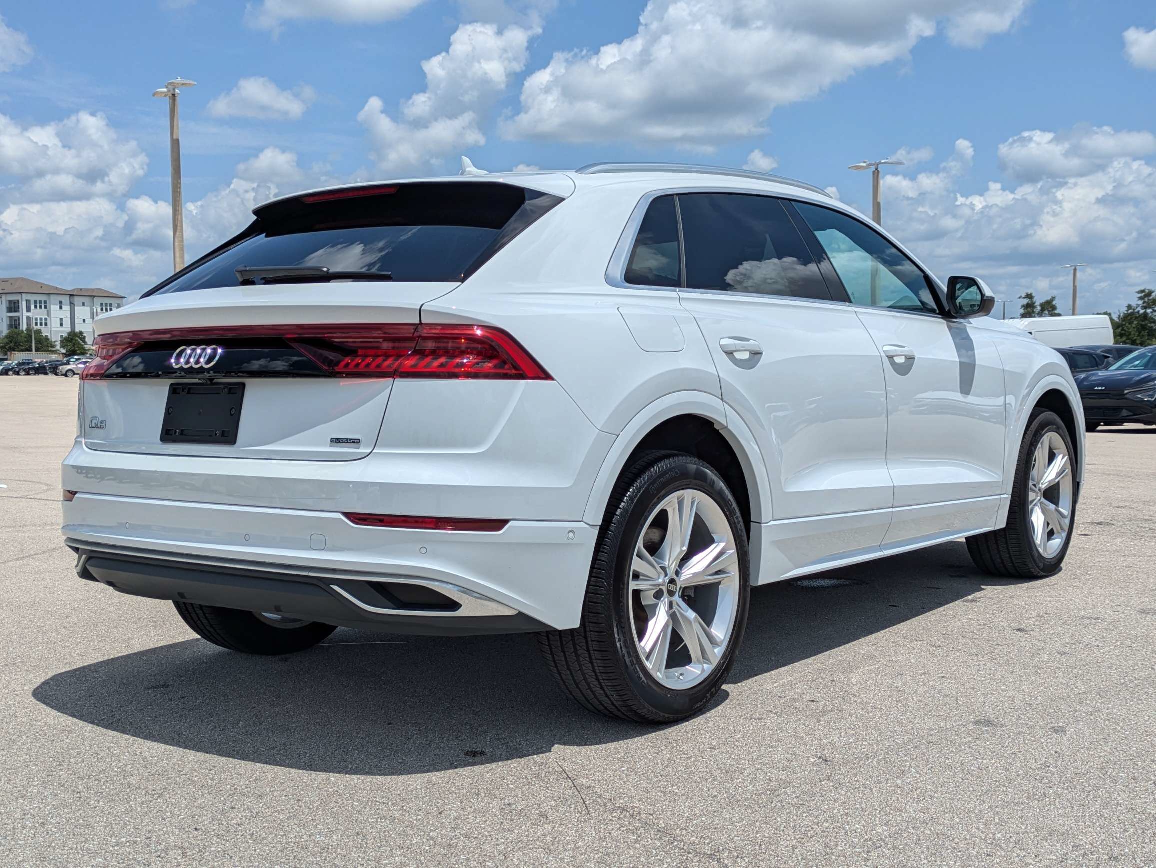 Used 2023 Audi Q8 Premium AWD/4WD image 5