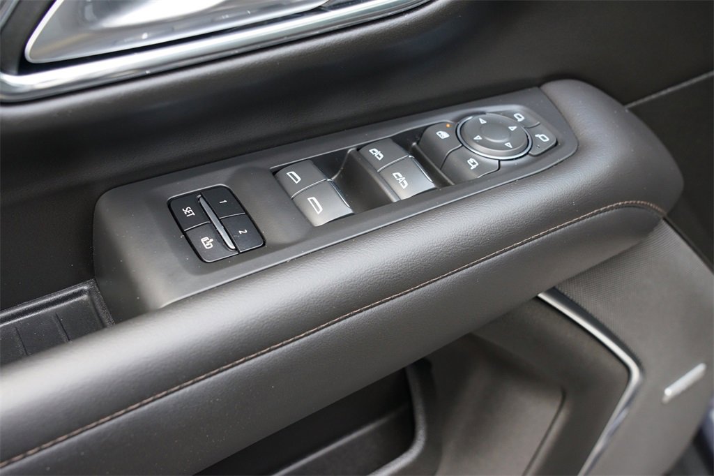 Used 2023 Chevrolet Suburban High Country image 17