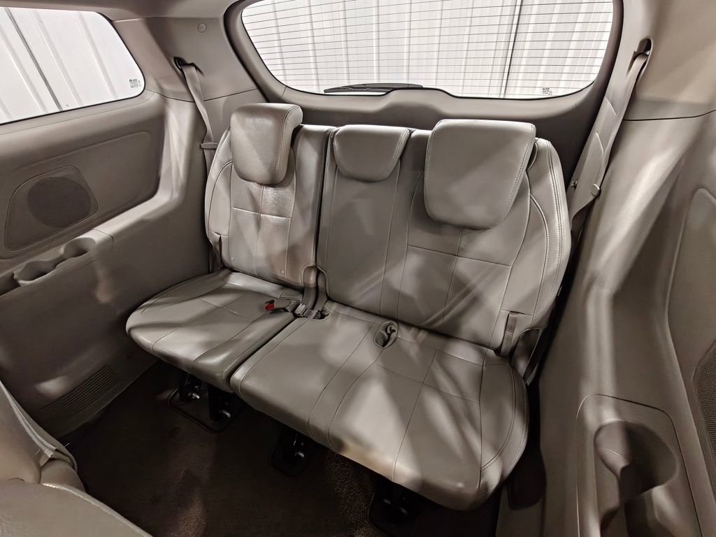 Used 2018 Kia Sedona L FWD image 29